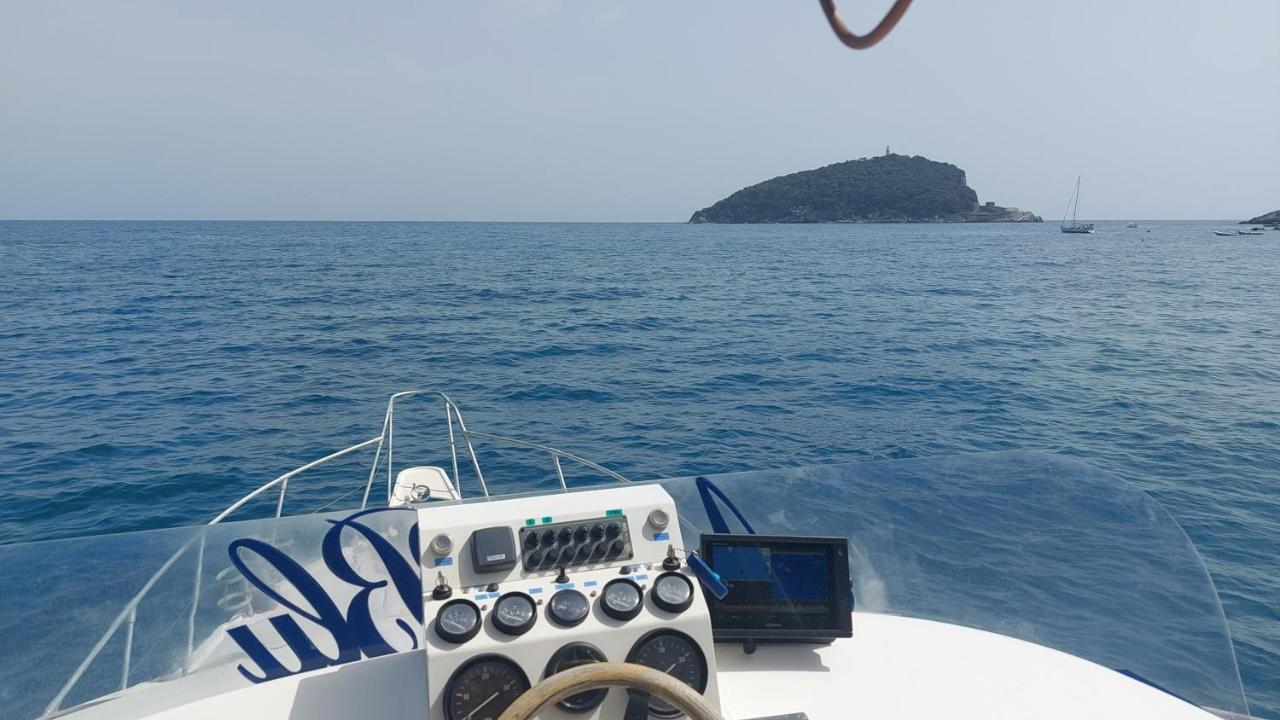 韦内雷港 Yachtannablu酒店 外观 照片